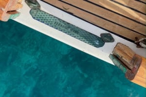 Marseille: Sailboat Cruise with Lunch, Swim & Organic Wine