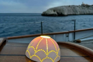 Marseille: Sunset Cruise Cocktail-Dinner in Frioul Islands