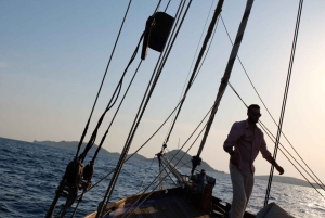 Marseille: Sunset Sailing, Buffet, and Wine