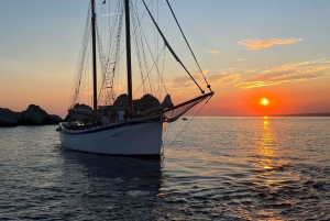 Marseille: Sunset Sailing Cruise with Dinner and Wine