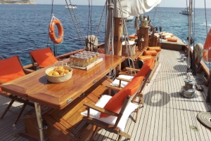Marseille: Sail on a stunning 1930s yacht