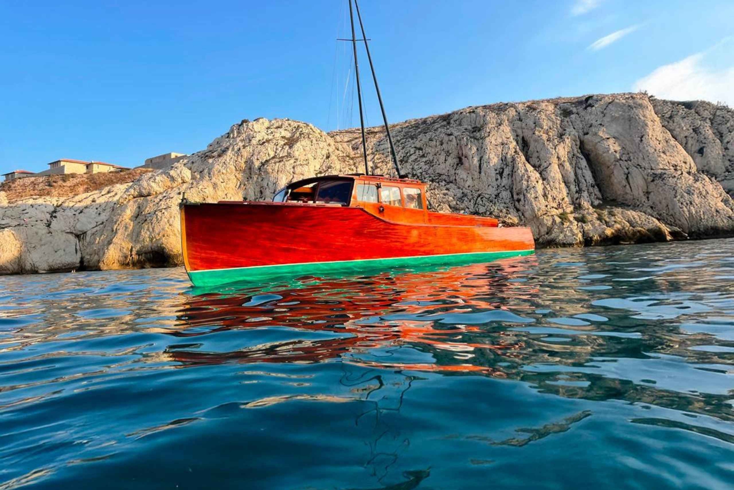Vintage sunset boat tour of Marseille - small groups (2h)