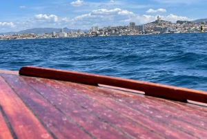 Vintage sunset boat tour of Marseille - small groups (2h)