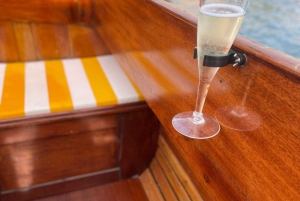 Vintage sunset boat tour of Marseille - small groups (2h)