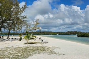 Maurice : Excursion en bateau rapide dans les 5 îles avec plongée en apnée et barbecue