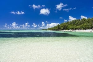 5 Islands Trip inc. Ile aux Cerfs, Lunch, Drinks & Transport