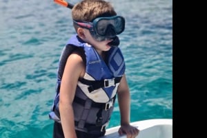 Blue Bay: Wizyta łodzią ze szklanym dnem i nurkowanie z rurką w Blue Bay