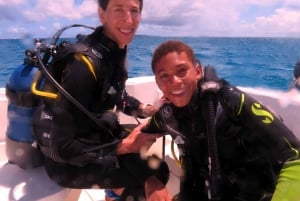 Blue Bay: Naucz się nurkować już dziś z CORAL DIVING Team