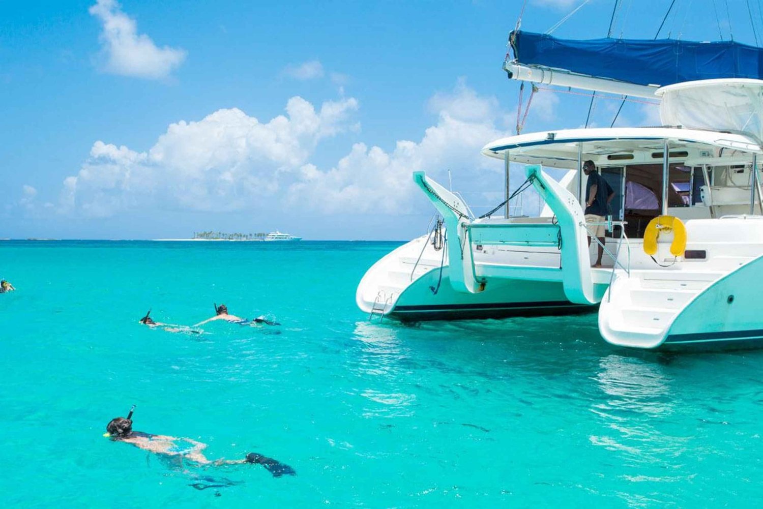 Catamaran Cruise to Ile Aux Cerfs with Lunch & Drinks