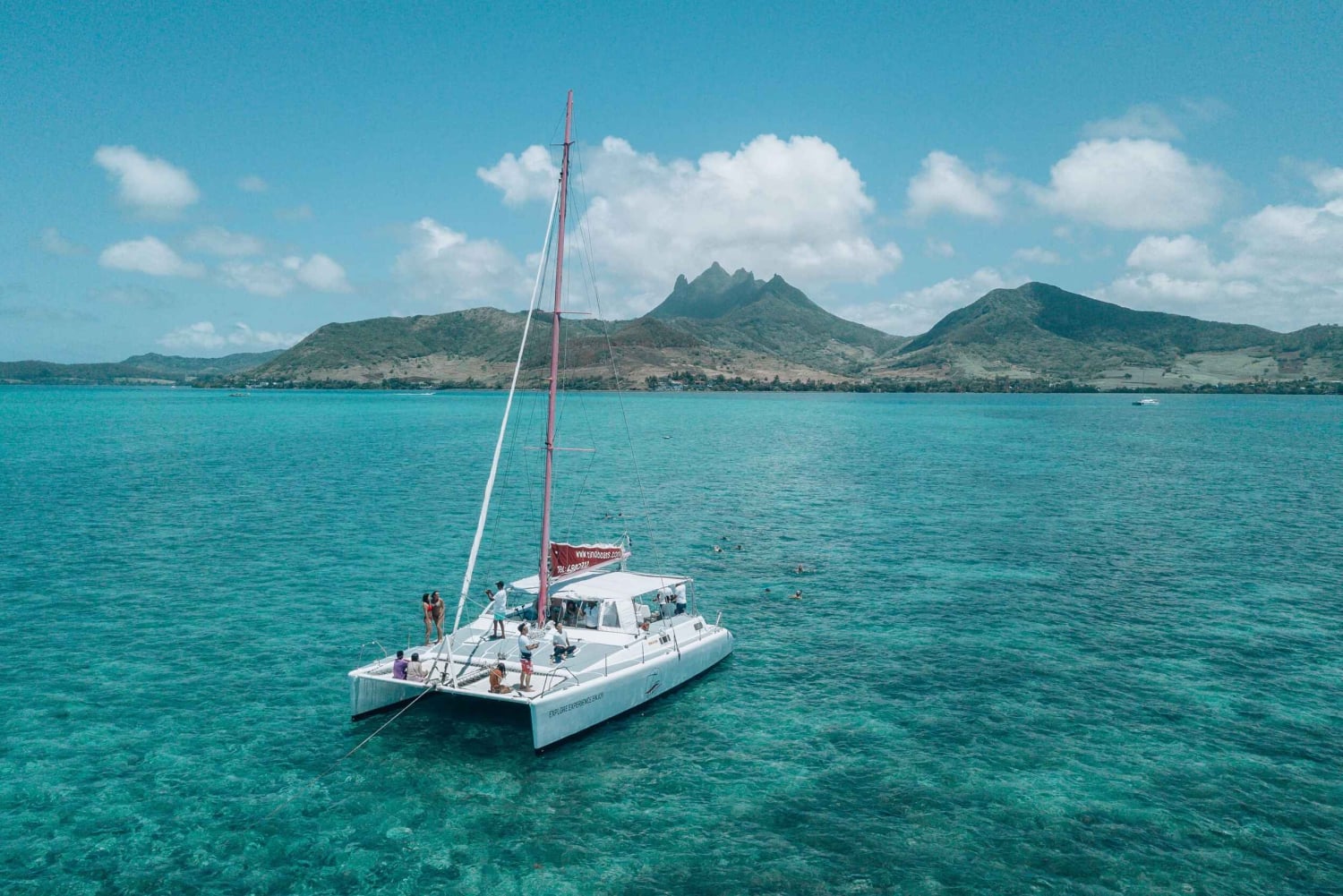 Catamaran cruise to Ile aux Cerfs from Pointe Jerome