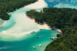 Viagem de catamarã para a Ilha Aux Cerfs com transporte de ida e volta