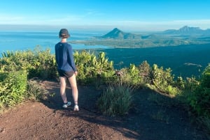 Chamarel: Auringonlaskun vuoristovaellus