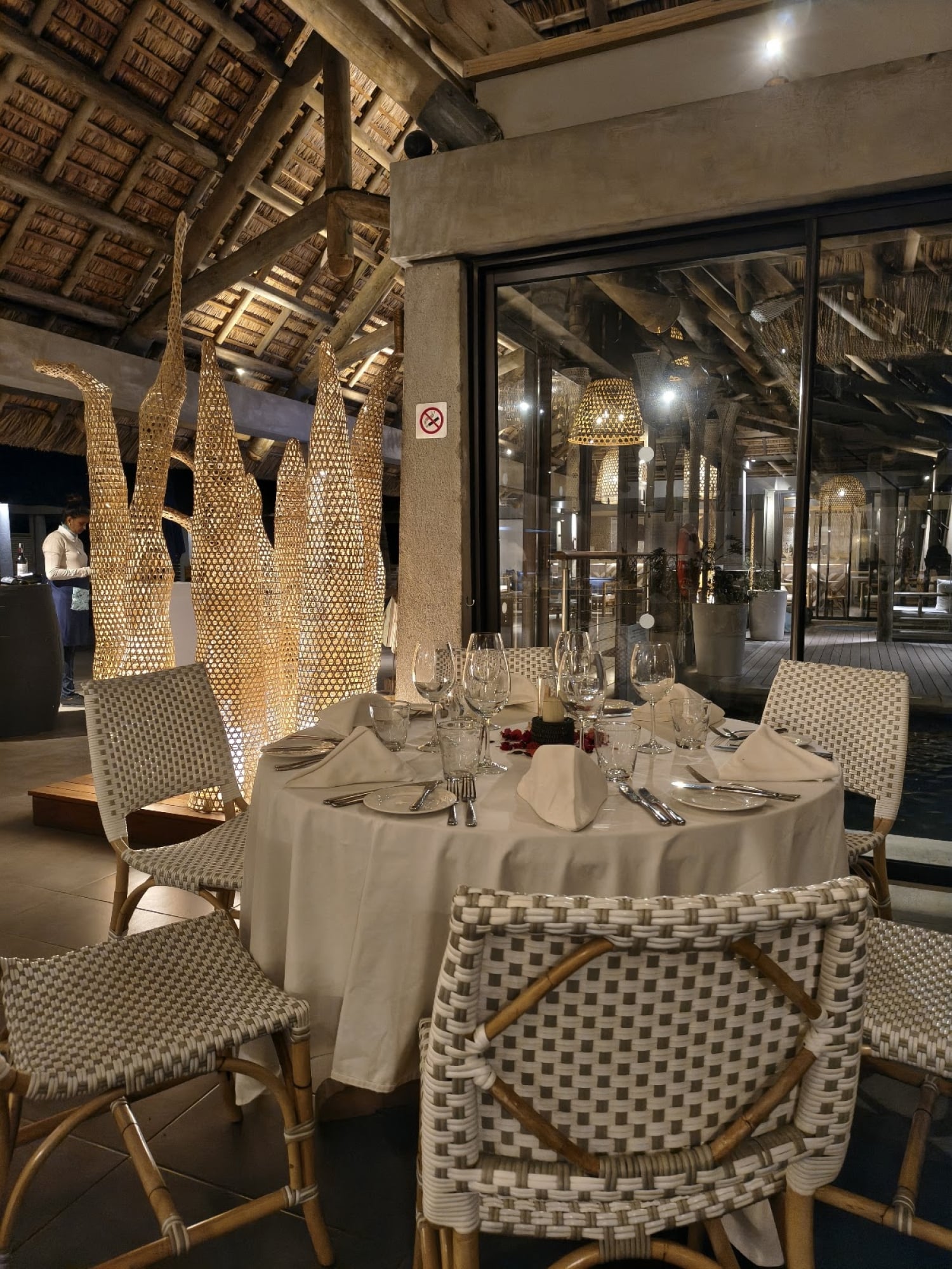 Coral | Bar Resto Pool