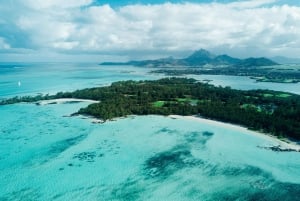Crucero de día completo en catamarán a Ile aux Cerfs con almuerzo