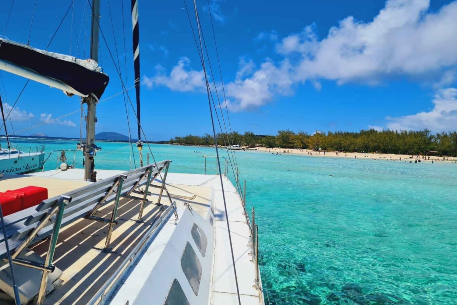 GBaie: 3 North Islands Cruise, Lunch & CoindeMire Snorkeling