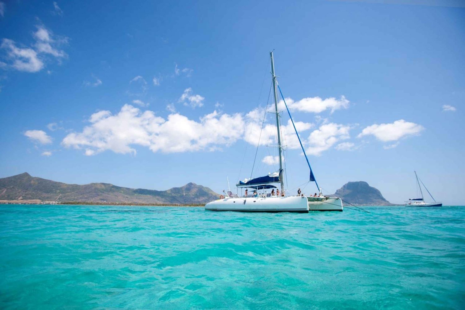 Grand Baie: Crociera in catamarano sulle 3 isole e pranzo sull'isola