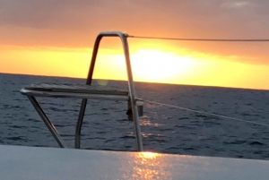 Grand Baie: Private 4-Hour Premium Sunset and Dinner Cruise
