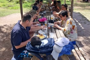 Grand Bay: Katamaran-Kreuzfahrt nach Flat Island mit BBQ-Mittagessen