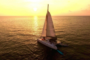 Grand Bay: Honeymoon/Lovers Sunset Tour with Romantic Dinner