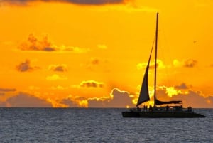 GrandBay-Sunset Cruise com jantar para grupos privados