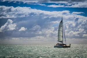 GrandBay-Sunset Cruise com jantar para grupos privados