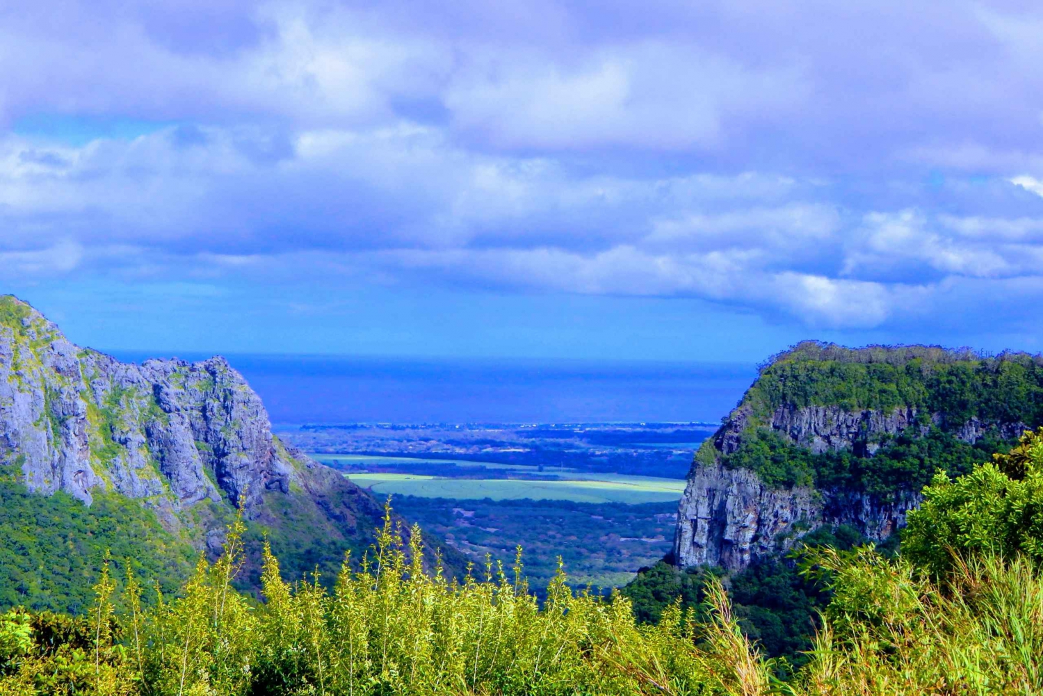 Mauritius: Guided Tamarind Falls Hike with Hotel Transfers
