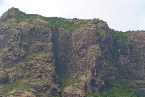 Hiking Le Morne Brabant