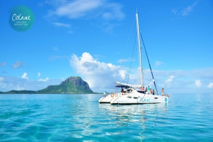 Ile Aux Bénitiers: Private Katamaran-Kreuzfahrt mit Gourmet-Mittagessen
