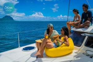Ile Aux Bénitiers: Private Katamaran-Kreuzfahrt mit Gourmet-Mittagessen