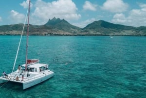 Île aux Cerfs: Heldagscruise med hotellhenting og avlevering