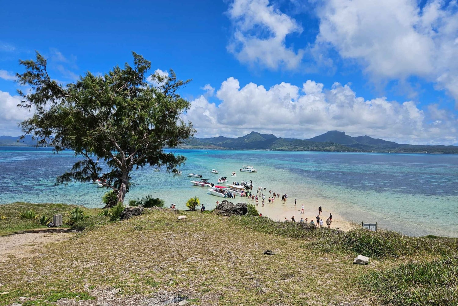 ILE AUX CERFS IN MOTOSCAFO - 5 isole orientali con trasferimento.