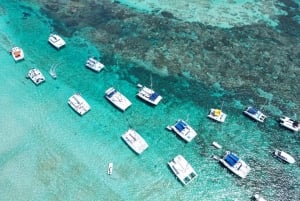 Ilot Gabriel: Catamaran Cruise with Snorkeling & BBQ Lunch