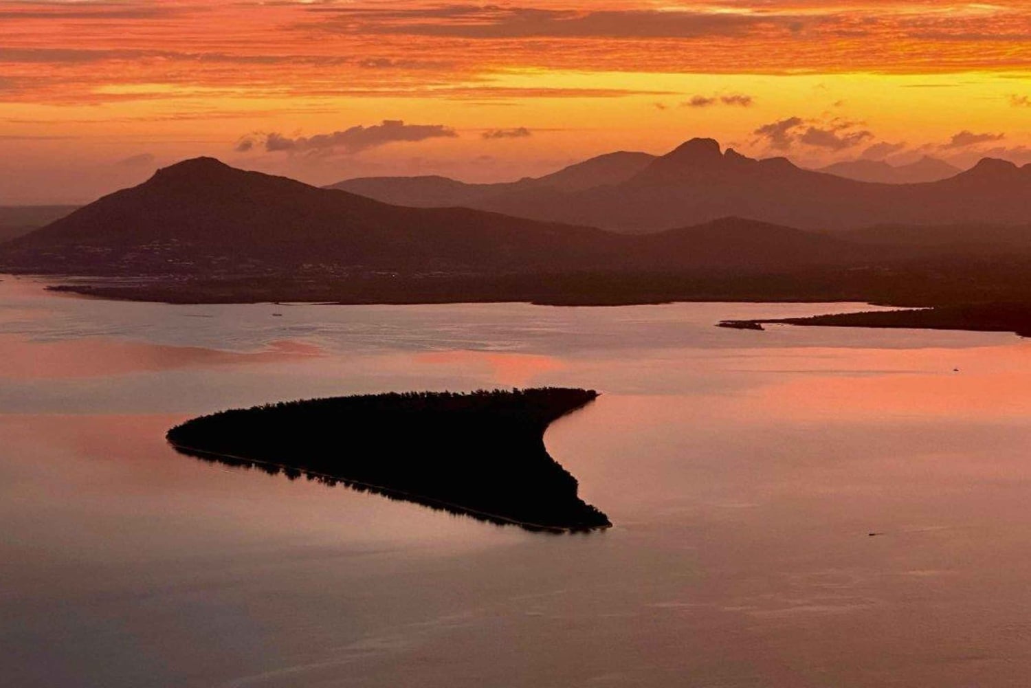 Randonnée au lever du soleil au Morne Brabant