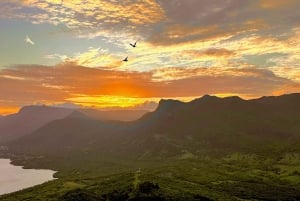 Randonnée au lever du soleil au Morne Brabant