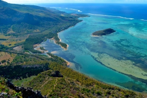 Le Morne: Mountain Hike with Local Guides