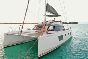Mauritius: West Coast Catamaran Cruise fra Black River