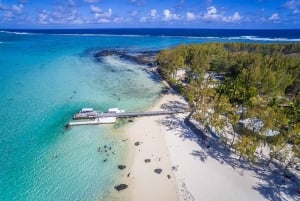 Mahebourg: L'île des Deux Cocos Island Boat Tour with Lunch
