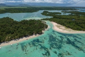 Ile Maurice : Excursion en bateau à l'Ile aux Cerfs avec déjeuner/glissade d'eau