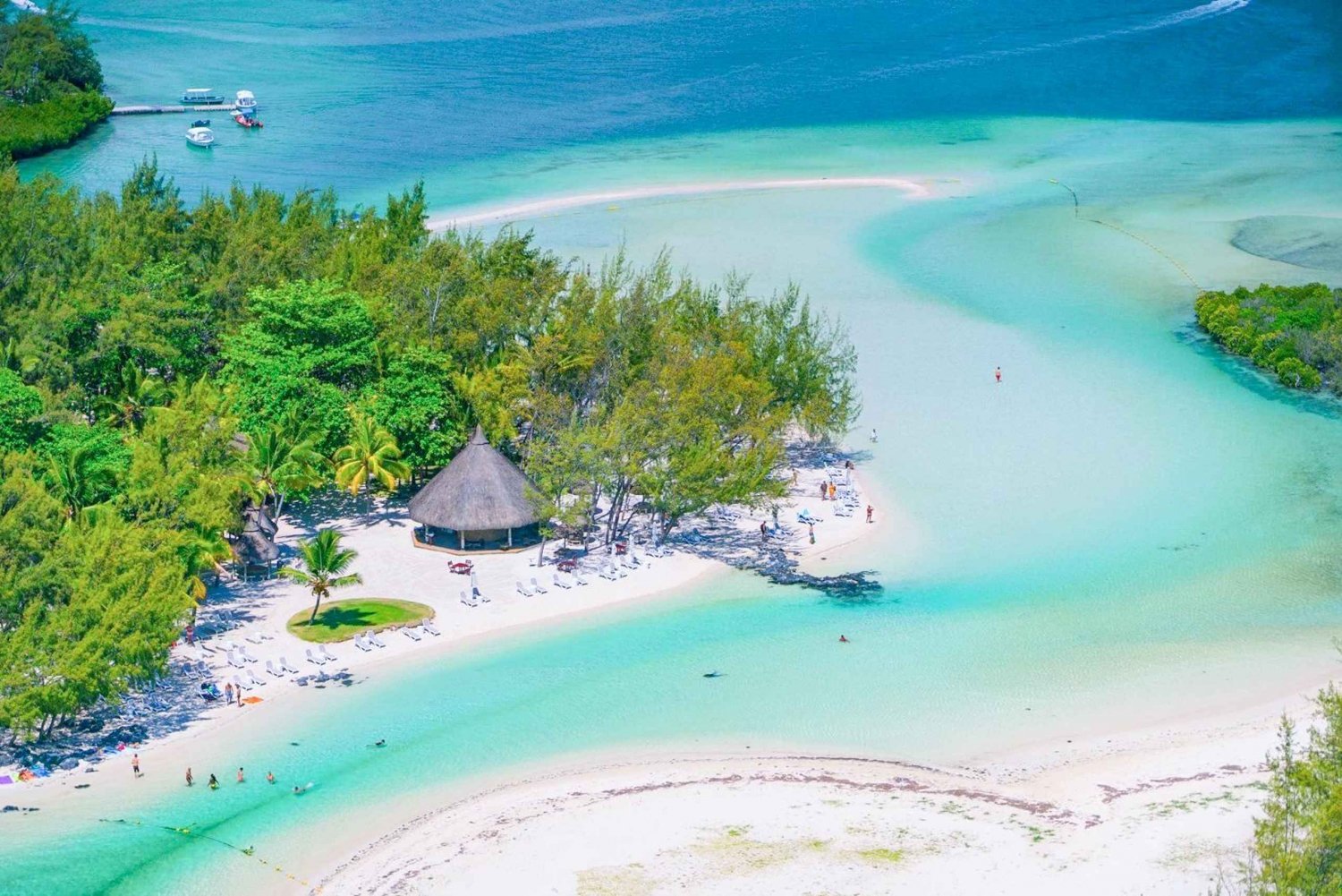 Mauritius: Katamaran-Kreuzfahrt zur Ile Aux Cerfs mit BBQ-Mittagessen