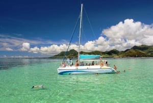 Mauritius: Ile aux Cerfs by Catamaran with lunch and drinks