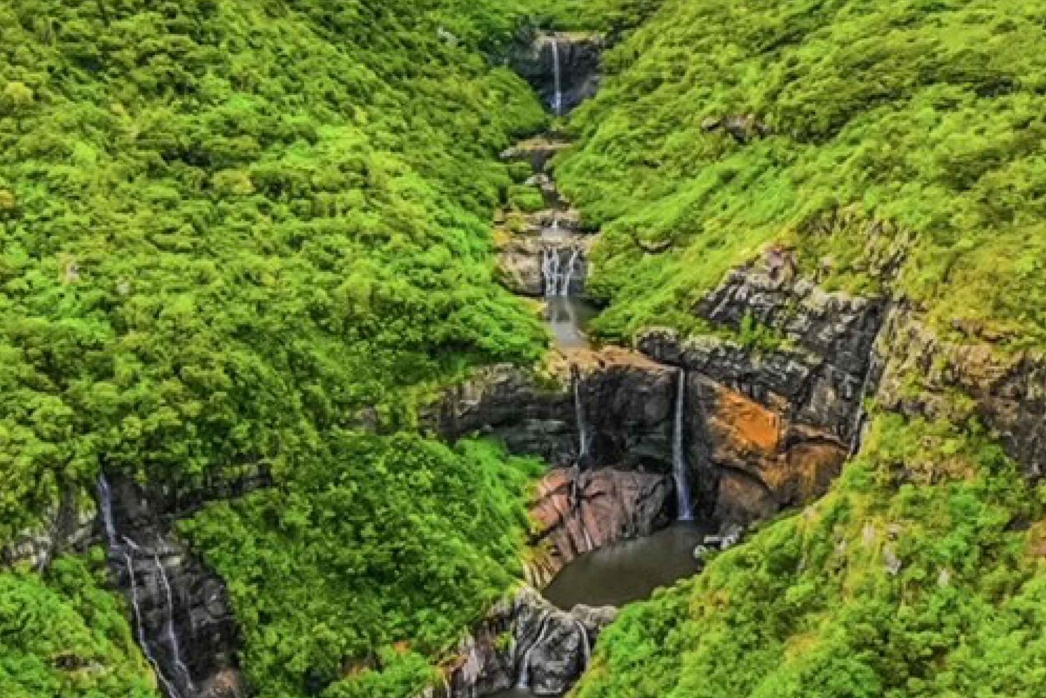 Mauritius: Full Canyon Tamarind Falls 5-Hour Hike