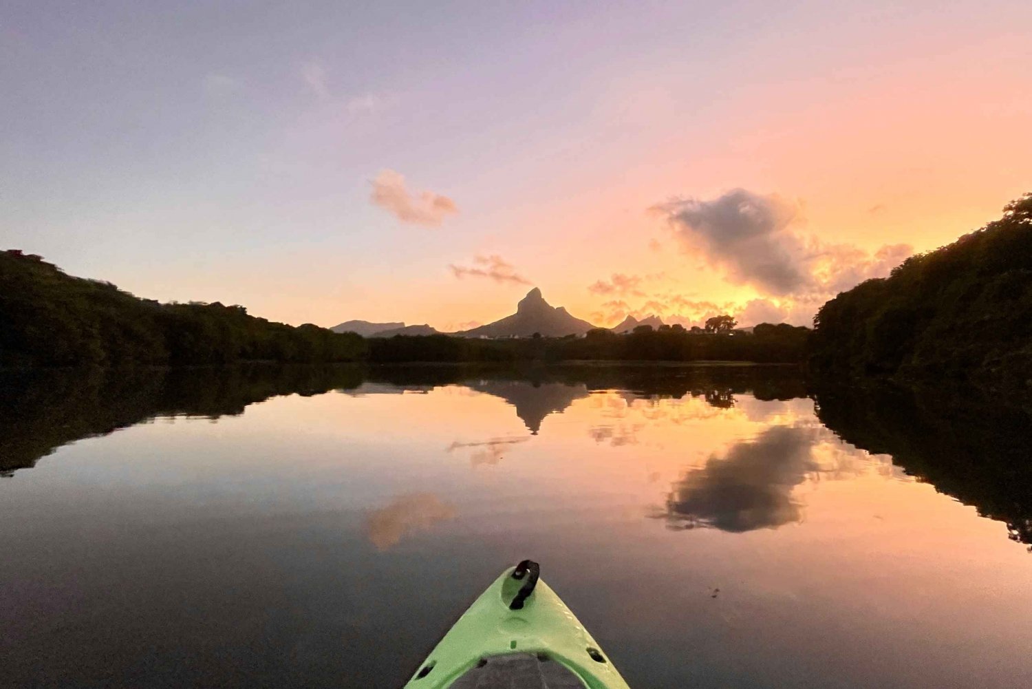 Mauritius: Guided Sunrise Kayak Tour on the Tamarin River