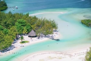 Mauritius: Tour in barca dell'Ile aux Cerfs con pranzo barbecue e bevande