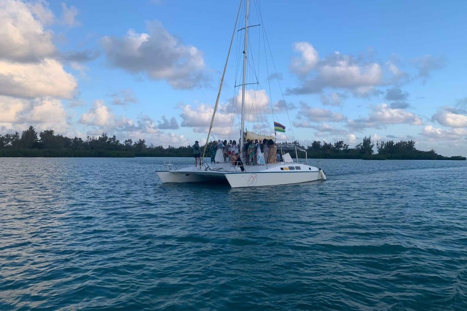 Mauritius: crociera in catamarano a Ile Aux Cerfs con pranzo BBQ