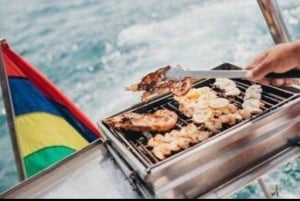 Mauritius: Ile Aux Cerfs Catamaran Cruise with Lunch