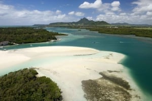 Mauritius: Ile Aux Cerfs catamarantrip met lunch en vervoer