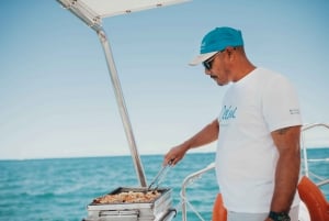 Île aux Cerfs: Full-Day Catamaran Cruise with BBQ Lunch