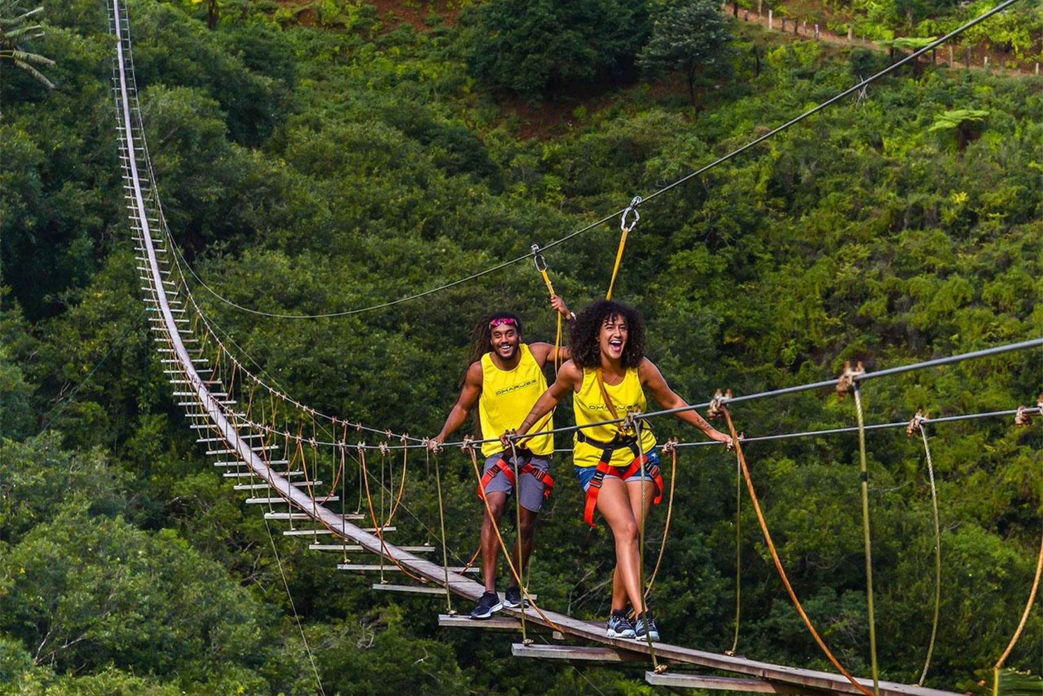 Mauritius: La Vallée des Couleurs, Nepalesisk bro