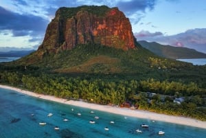 Mauritius: Le Morne Brabant vaellus historialliseen uppoutumiseen