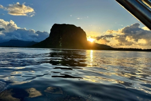 Mauritius Le Morne: Eco-Friendly Dolphin Watching Tour